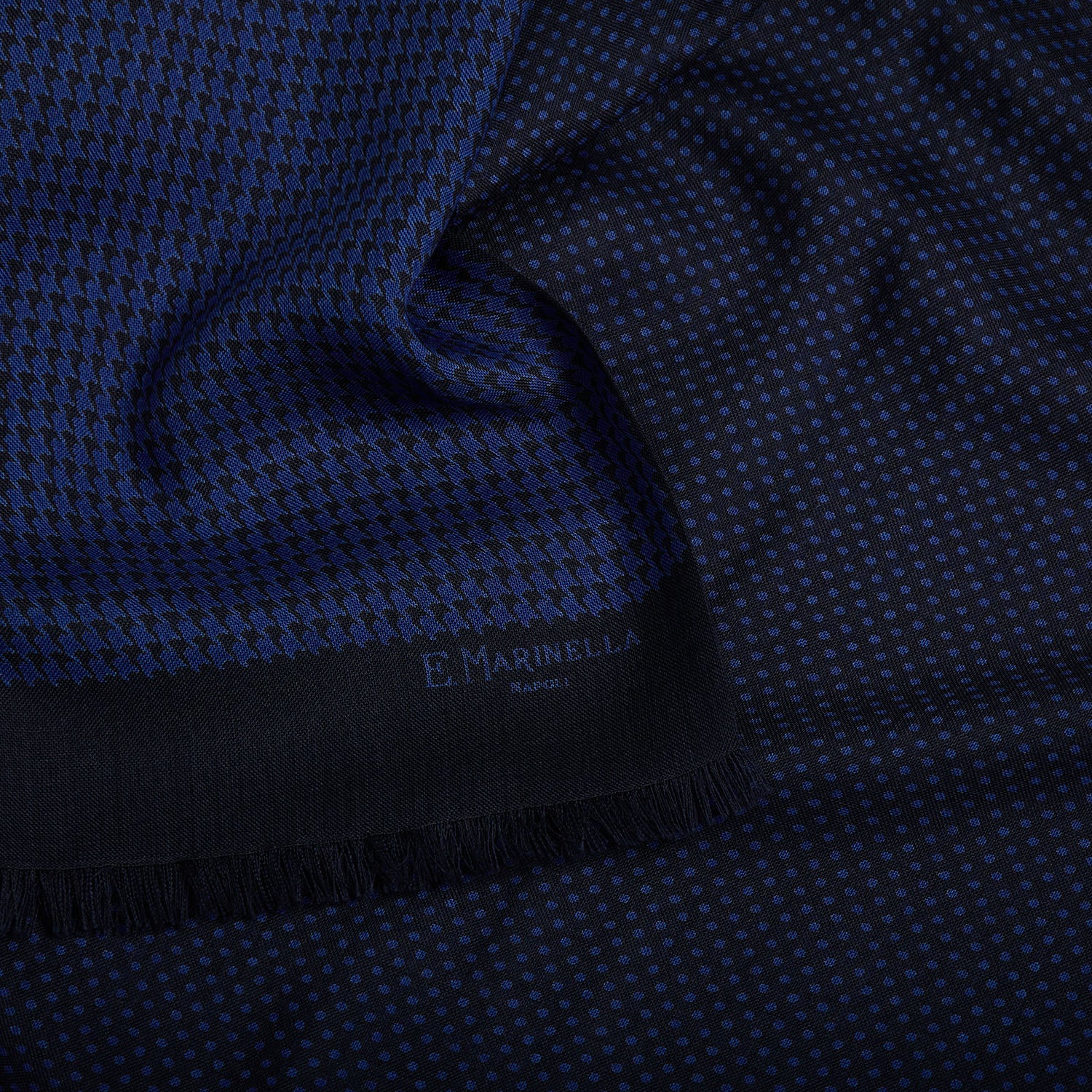 DARK BLUE WOOL AND SILK SCARF - Image 5