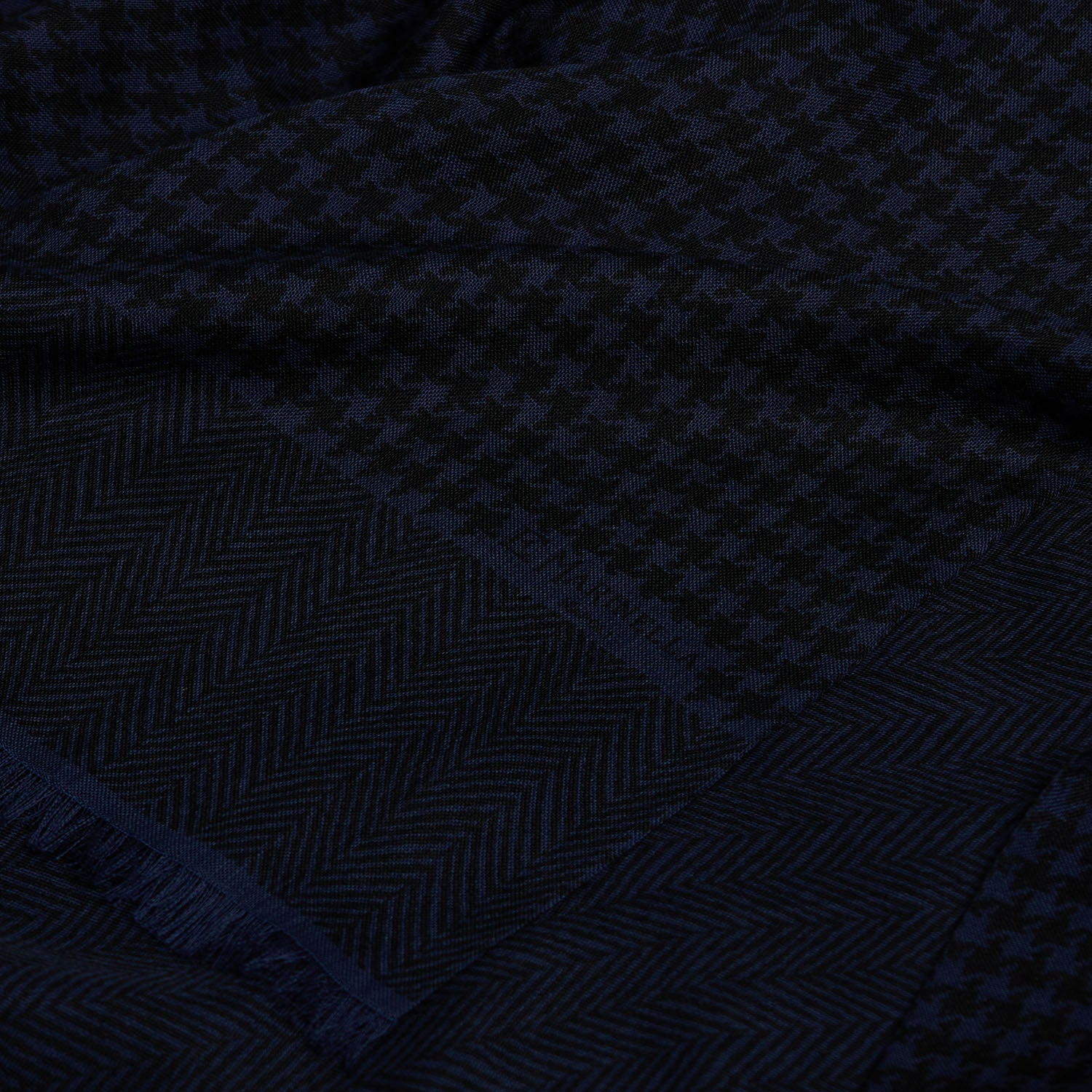 DARK BLUE WOOL AND SILK SCARF - Image 5