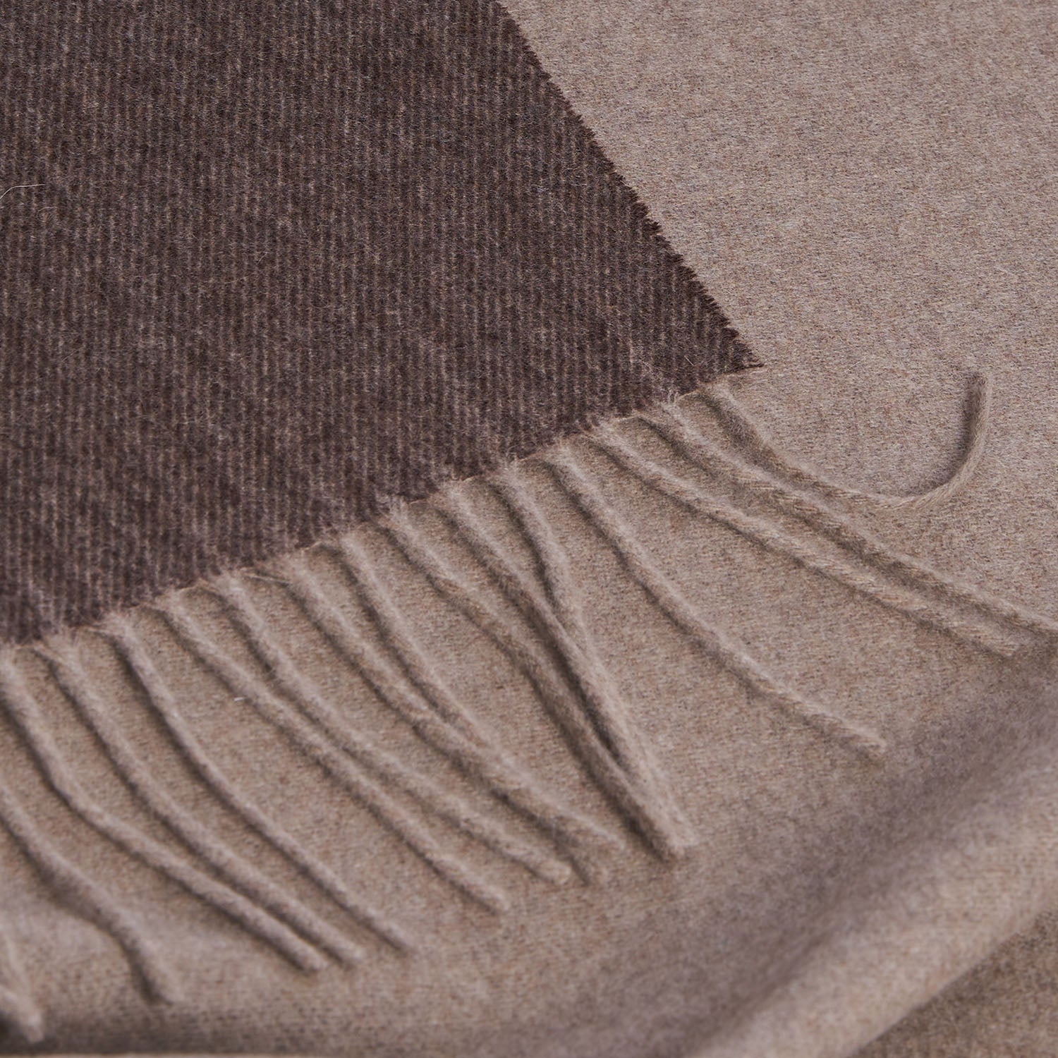 DARK BROWN AND BEIGE DOUBLE-FACE SCARF - Image 4