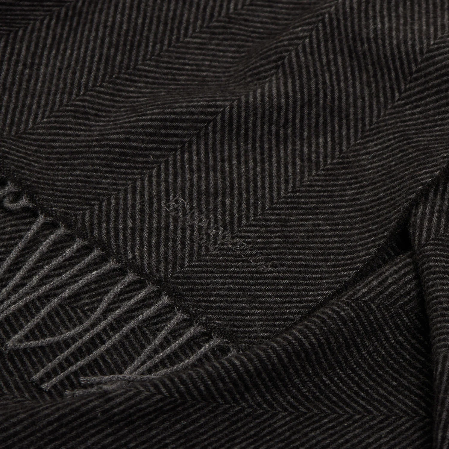 DARK GREY FRINGED SCARF - Image 4