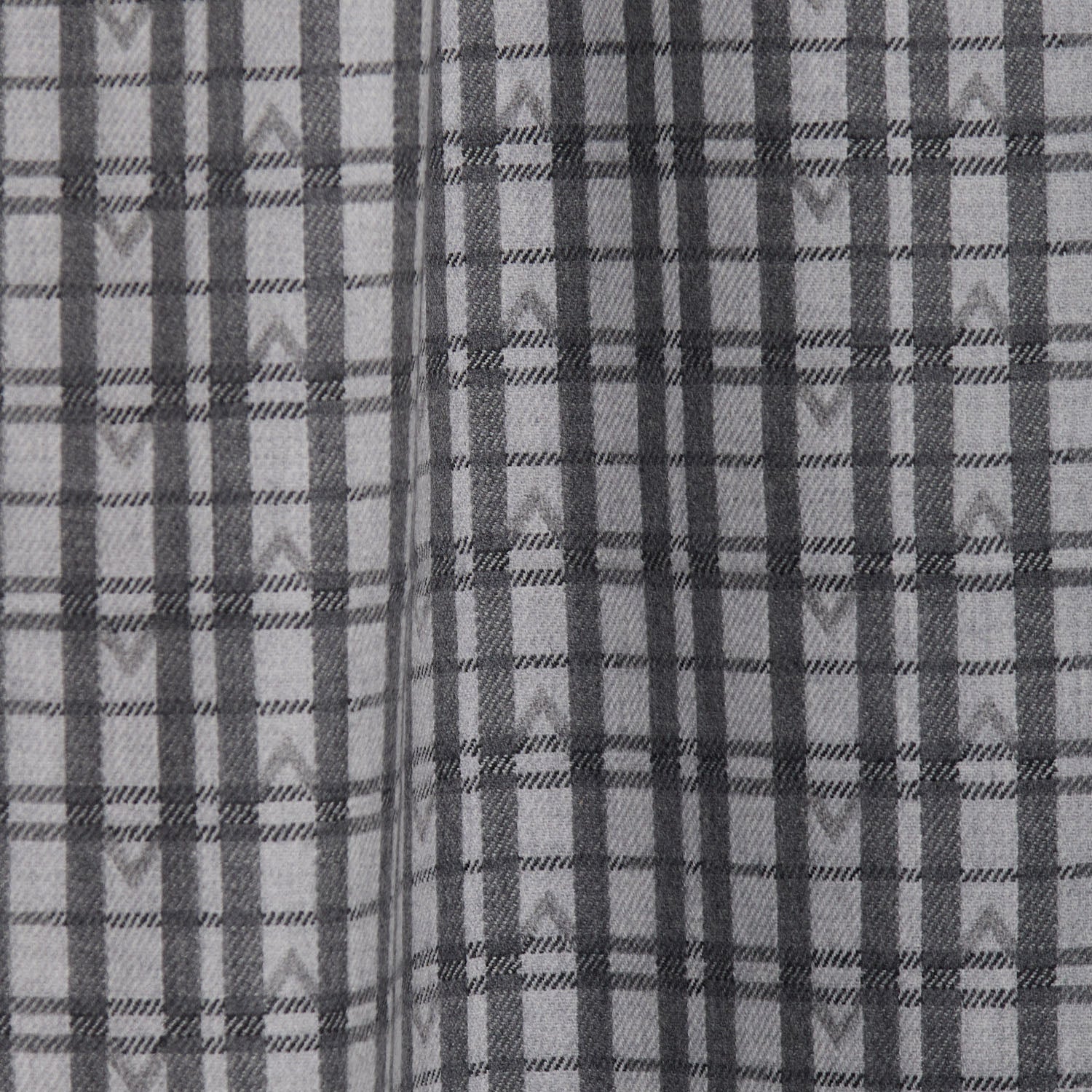 GREY EM LOGO SCARF - Image 4