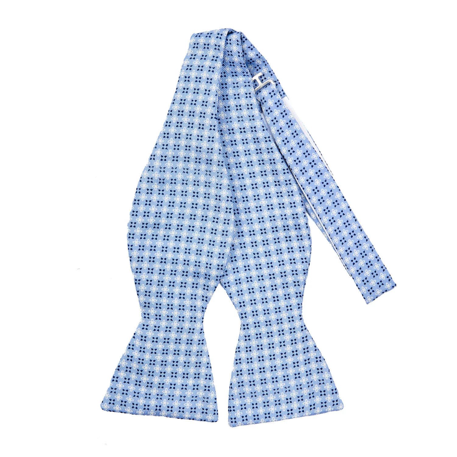 LIGHT BLUE SILK BOWTIE TO SELF-TIE