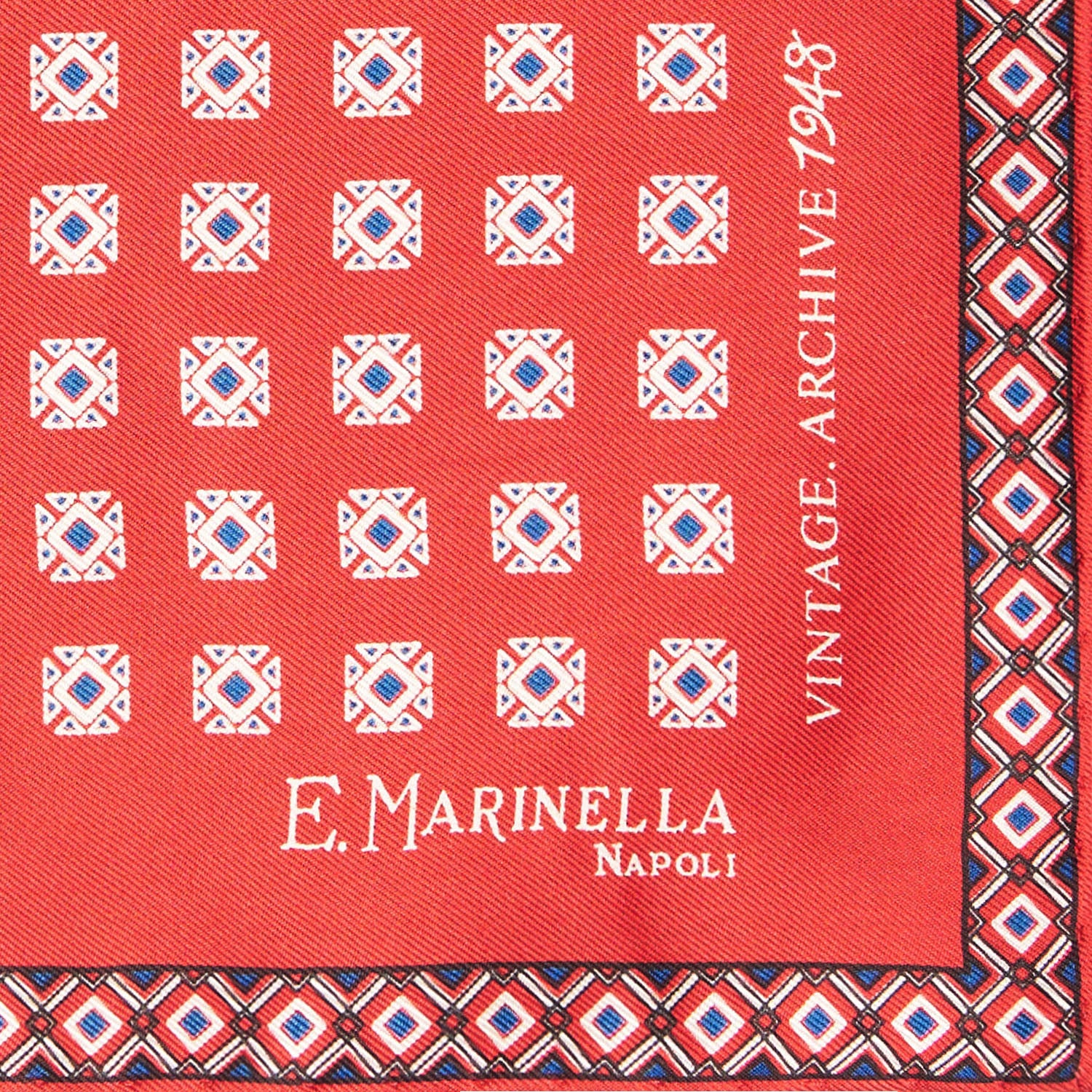 RED HAND-PRINTED SILK POCKET SQUARE - Image 3