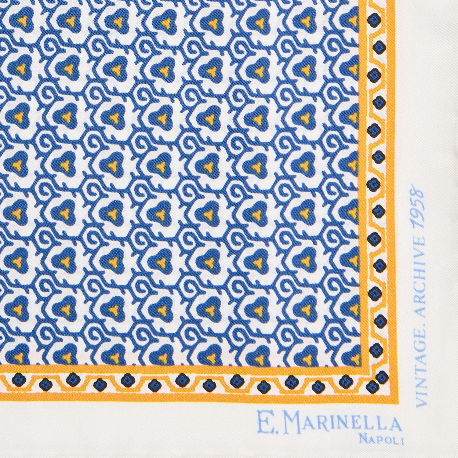 WHITE HAND-PRINTED SILK POCKET SQUARE - Image 3